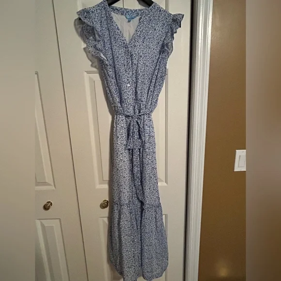 Draper James Floral Top in Blue and White - Picture 1 of 5